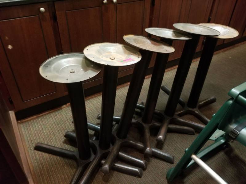 lot 1574 image: 6 Metal Table Bases