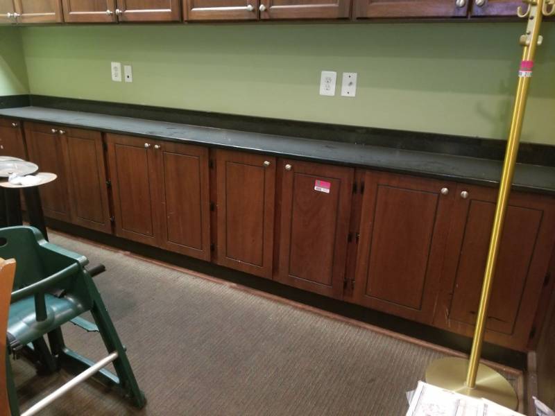 lot 1577 image: Bottom Cabinets with Black Granite Top