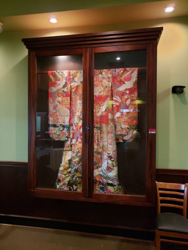 lot 2126 image: Traditional Japanese Kimono in Case