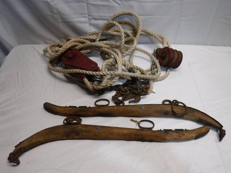 lot 1218 image: Yoke, pulley, rope and a hook