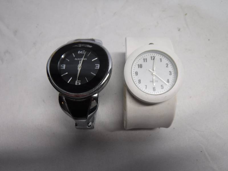 lot 1230 image: 2 ladies watches