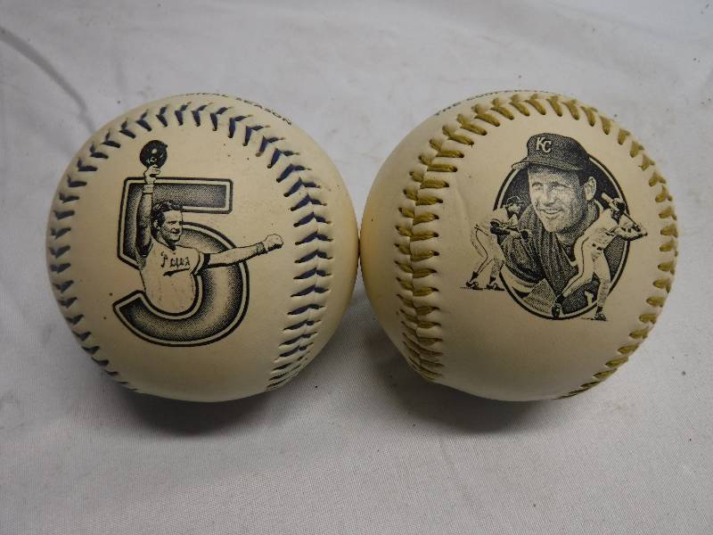 lot 1231 image: Pair of George Brett collectors baseballs