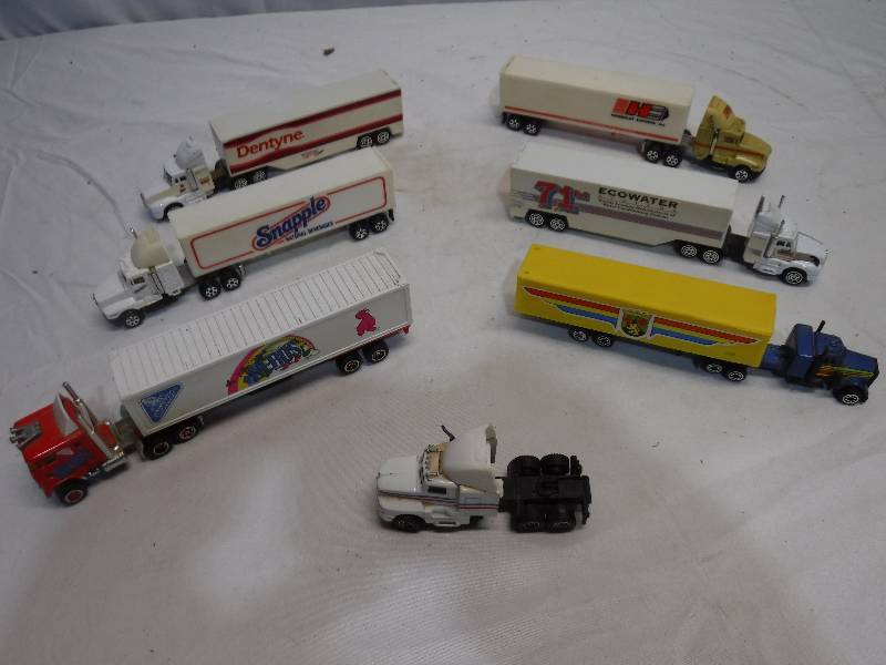 lot 1289 image: Toy semi truck lot