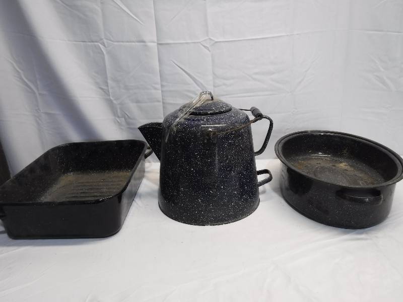 lot 1296 image: Enamelware set