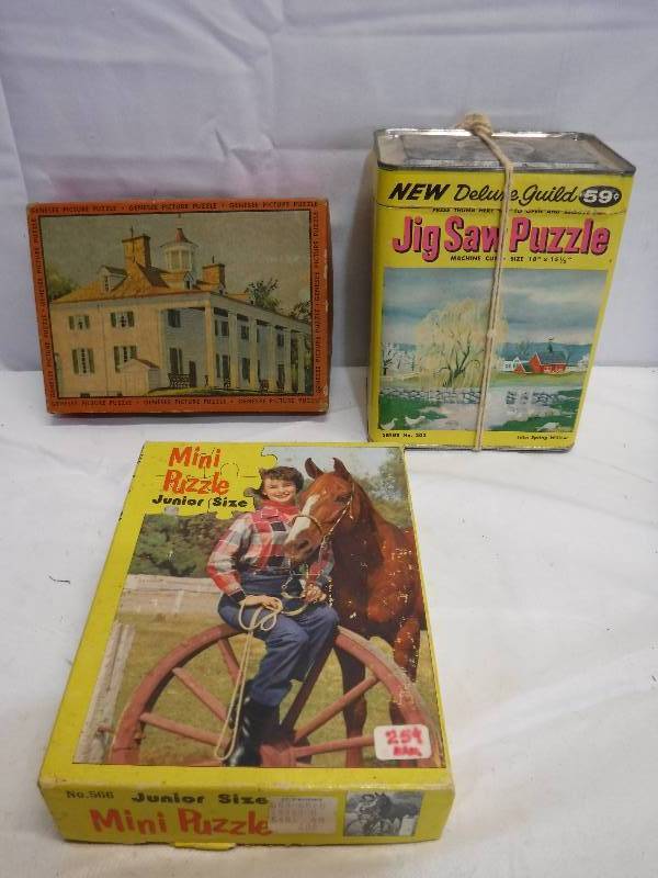 lot 1301 image: Puzzle lot, unsure if all the pieces are present