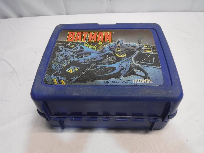 lot 1314 image: Batman lunch box with action figures inside