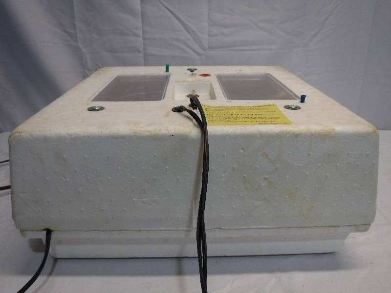 lot 20 image: Still air incubator 40 watt number 2