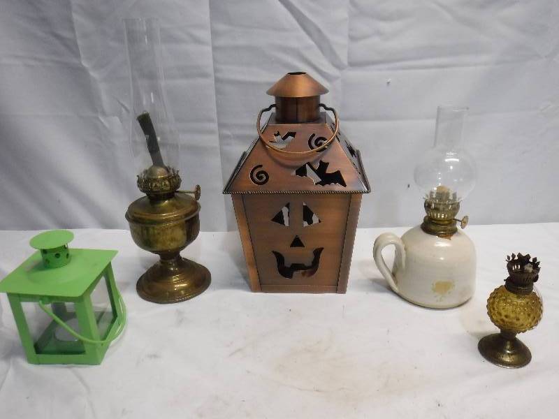 lot 1331 image: Halloween lantern, oil lamp and more