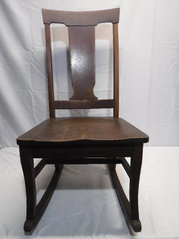 lot 1356 image: Small Rocking Chair
