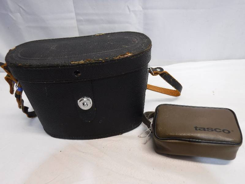 lot 1367 image: 2 pairs of binoculars with cases