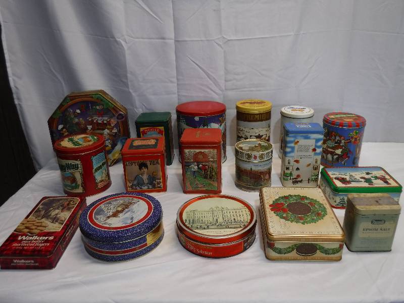 lot 1370 image: Collectible tins lot mostly Christmas theme but includes epsom salts tin