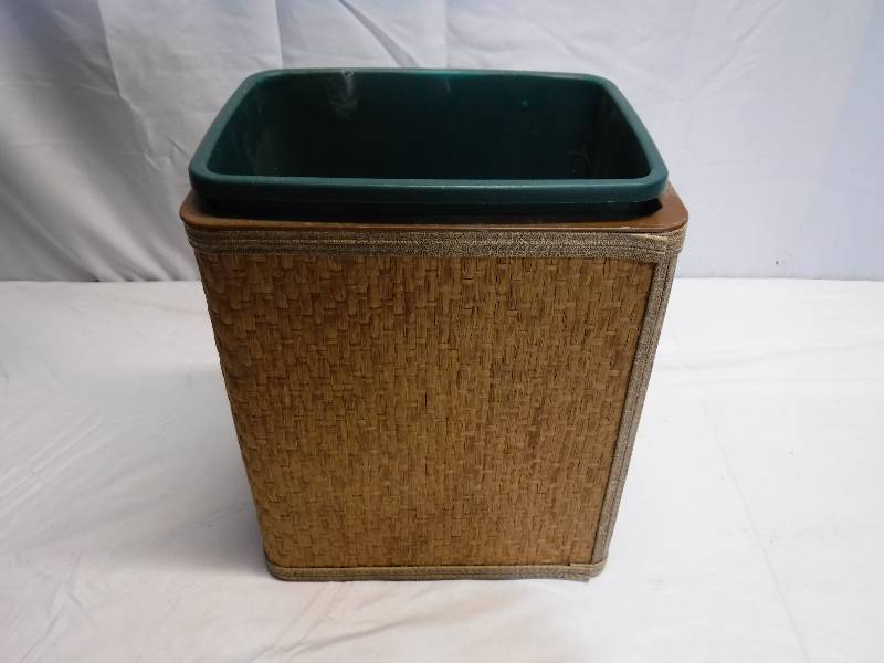 lot 1391 image: Waste paper basket lot