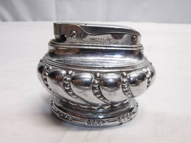 lot 1394 image: Table top lighter #2