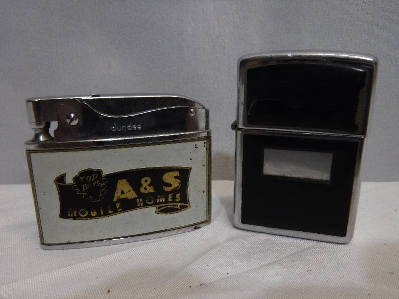 lot 1401 image: lighter set