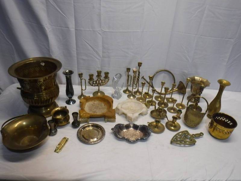 lot 1436 image: Planters, vases, candle holders and more