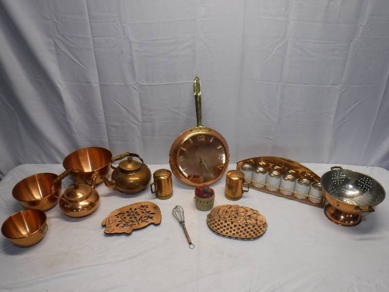 lot 1437 image: Tea pots, spice rack, trivets and more