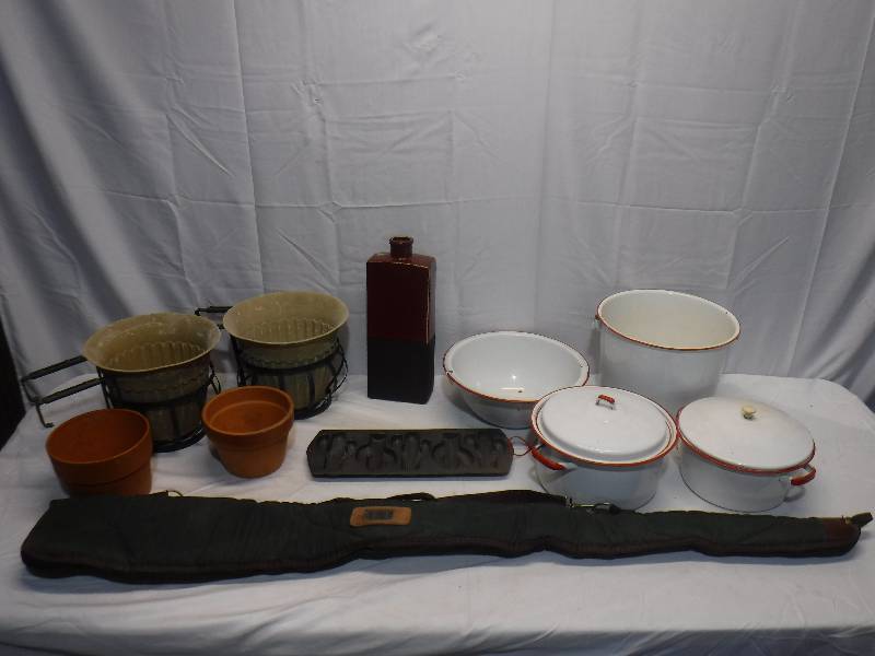 lot 1445 image: Riffle bag, enamel ware, cactus baking pan and more