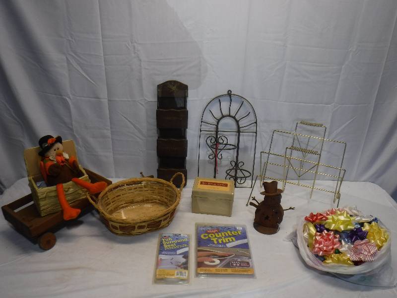 lot 1454 image: Mail sorter wall hanging, recipe box and more