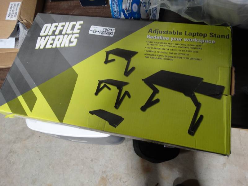 lot 19007 image: Adjustable laptop stand