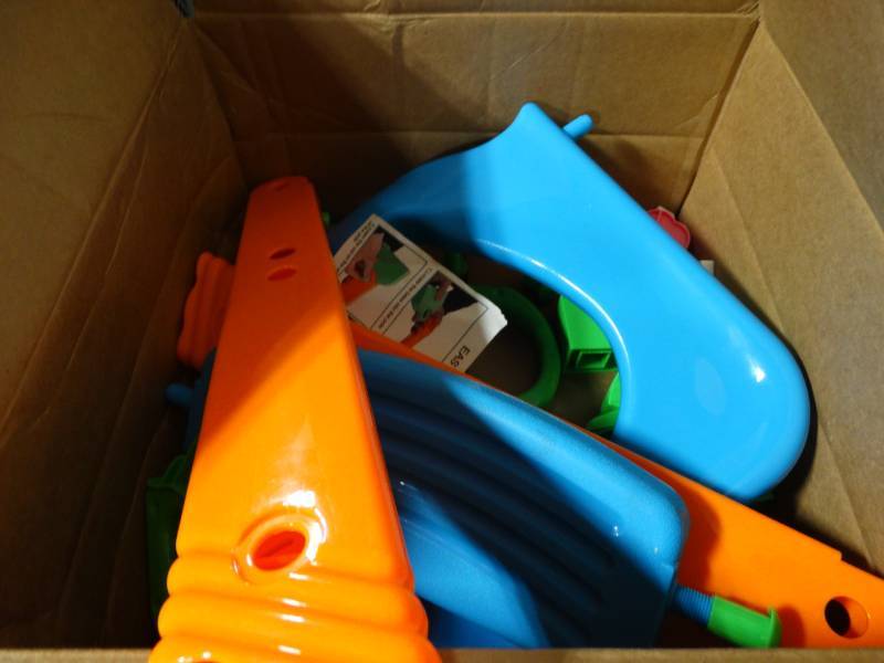 lot 19021 image: Childs toy