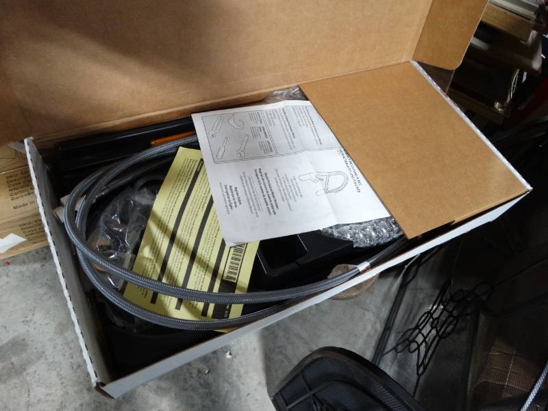 lot 19036 image: Spot resist stainless 1 handle pulldown pre-rinse faucet