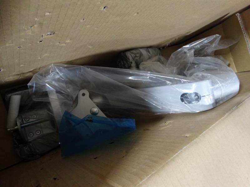 lot 19040 image: Silver heavy duty monitor arm