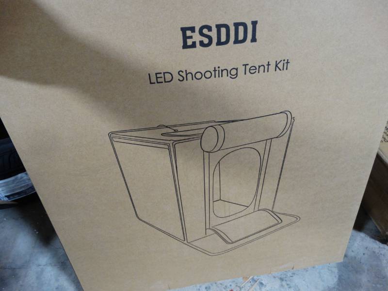 lot 19045 image: LED shooting tent kit
