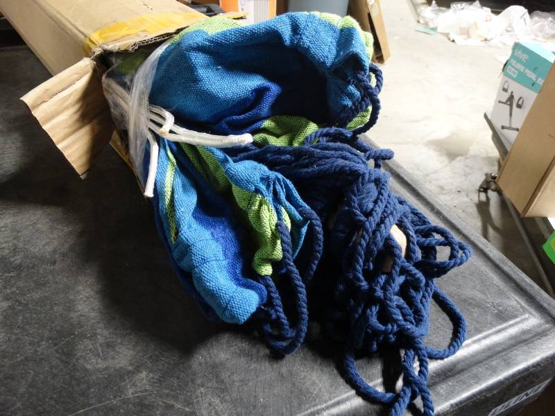 lot 19070 image: Hanging hammock chair