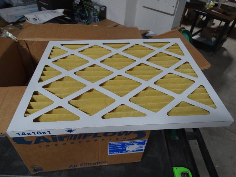 lot 19076 image: 6 new air filters