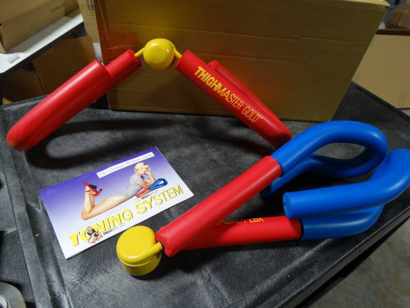 lot 19082 image: Thigh master gold toning system