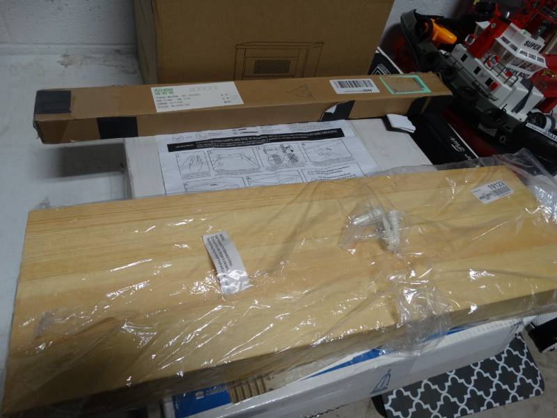 lot 19123 image: Wall shelf