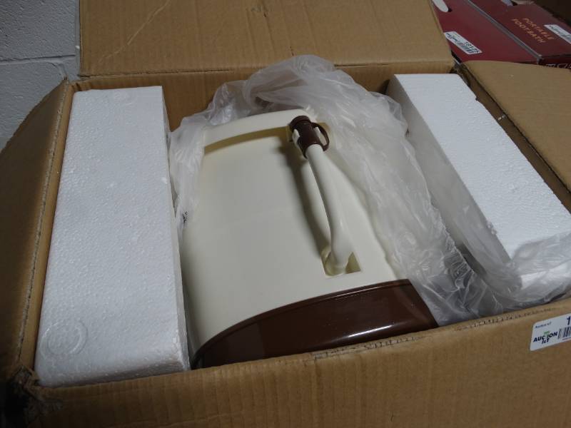 lot 19124 image: Foot spa massager