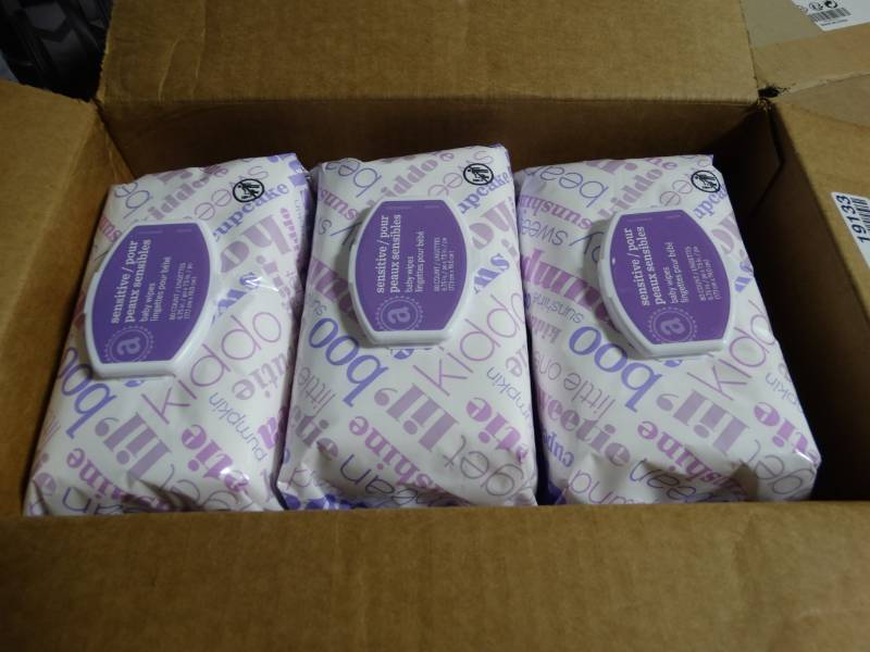 lot 19133 image: 9 packs of sensitive baby wipes