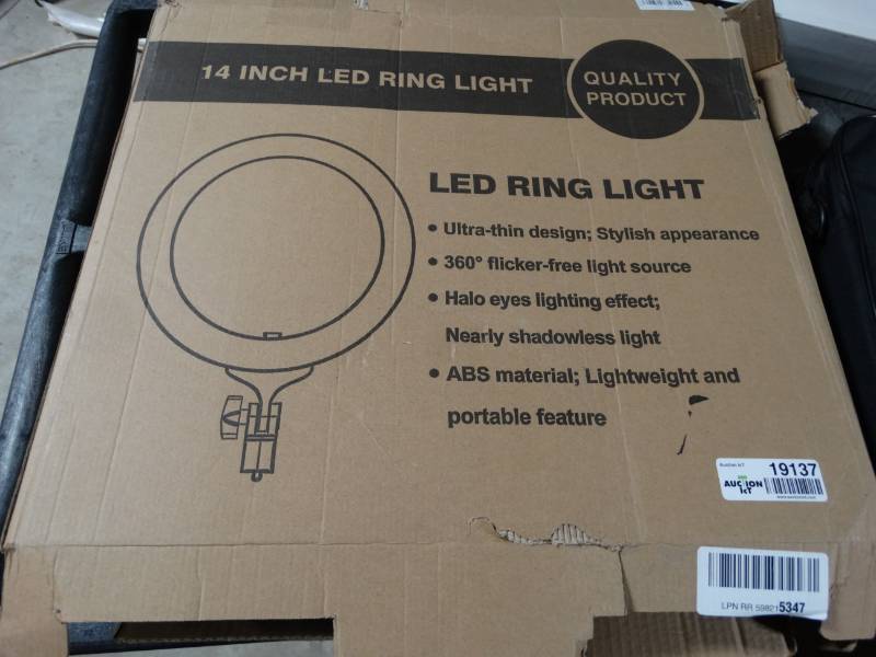 lot 19137 image: LED ring light