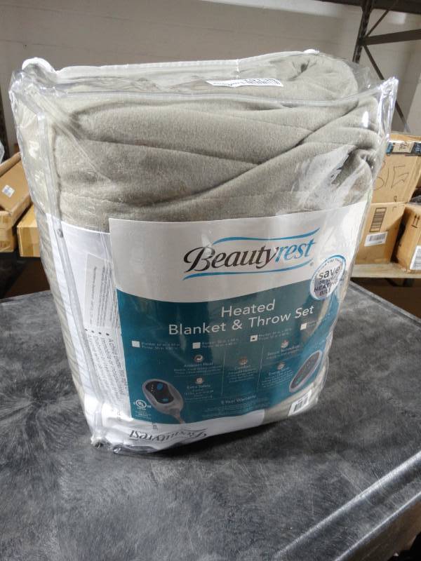 lot 19138 image: Beauty rest heated blanket and throw set