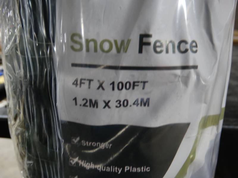 lot 19140 image: Pack of snow fencing