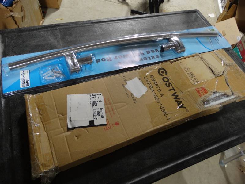 lot 19165 image: Extensible curved shower rod