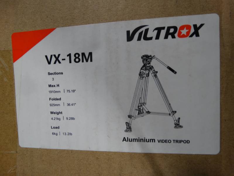 lot 19174 image: Viltrox aluminum video tripod