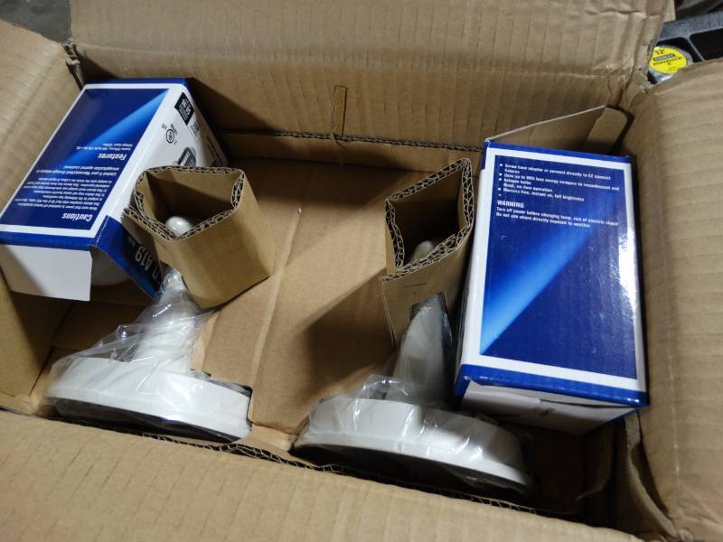 lot 19179 image: LED wall lanterns