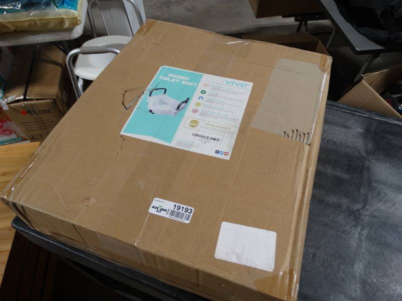 lot 19193 image: Raised toilet seat