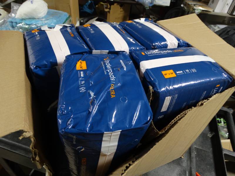 lot 19200 image: Large lot of under pads