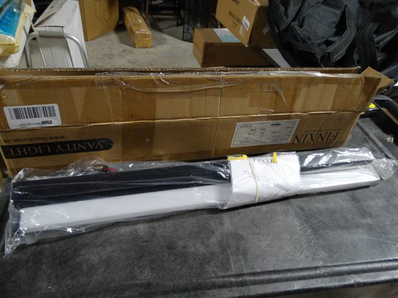 lot 19205 image: 28 inch bathroom vanity light bar