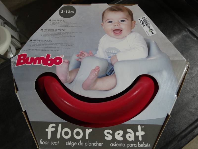 lot 19211 image: Bumbo floor seat