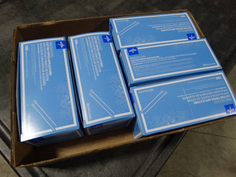 lot 19230 image: 5 cotton tip applicators