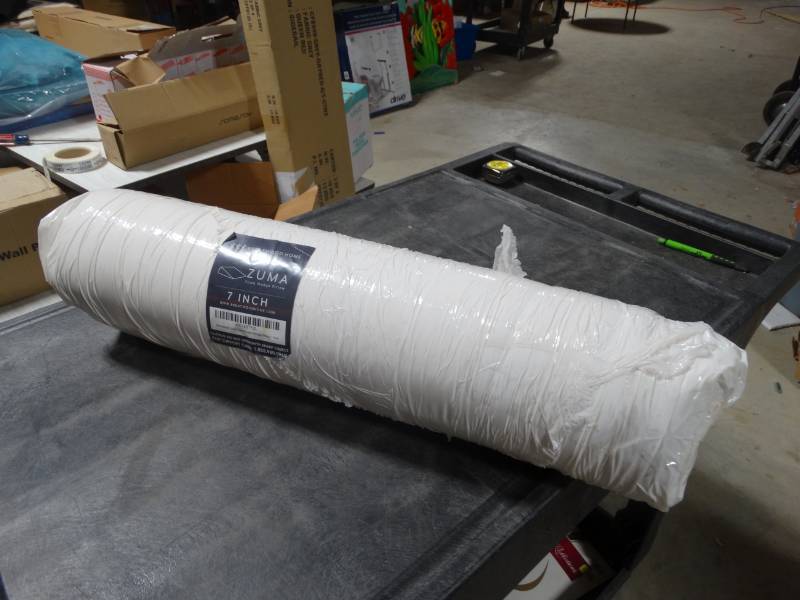 lot 19245 image: Zuma 7 inch foam pillow