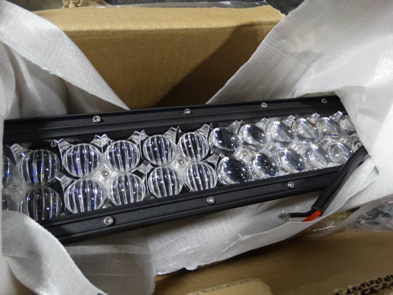 lot 19247 image: LED light bar