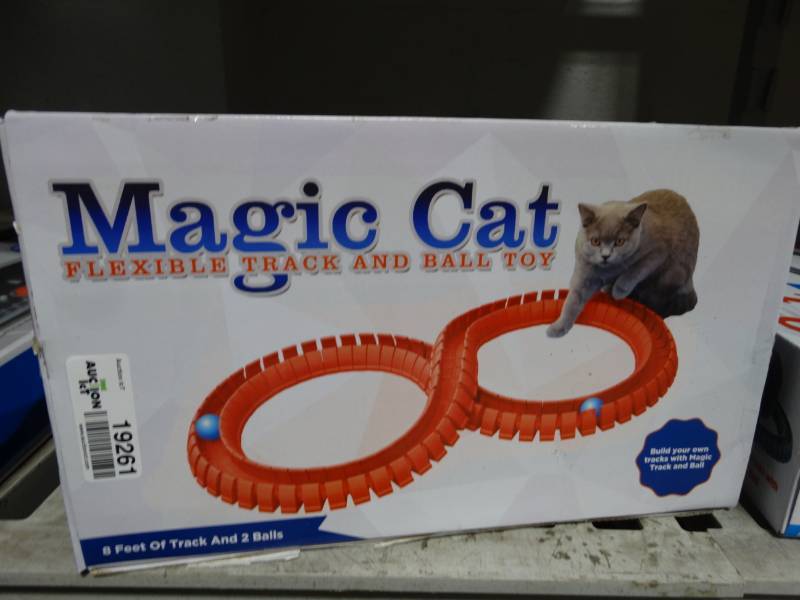 lot 19261 image: Cat toy