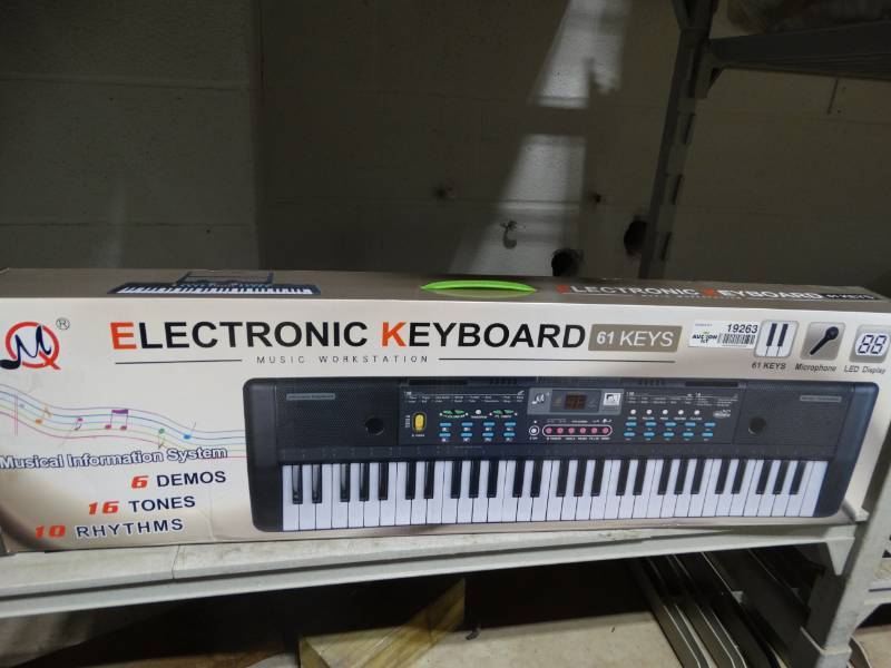 lot 19263 image: 61 keys electronic keyboard