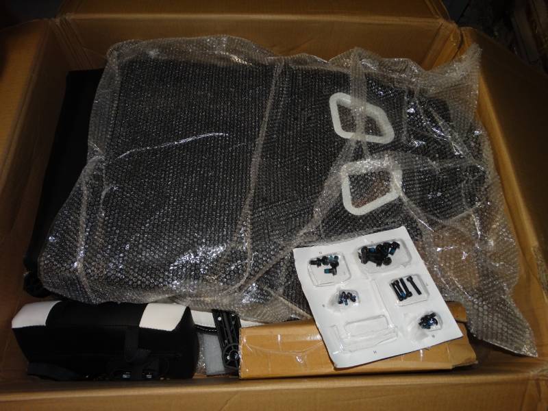 lot 19271 image: Leather black and white gaming chair.