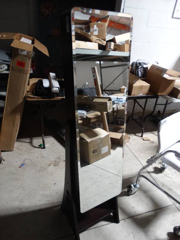 lot 19279 image: Wooden jewelry armour with mirror.